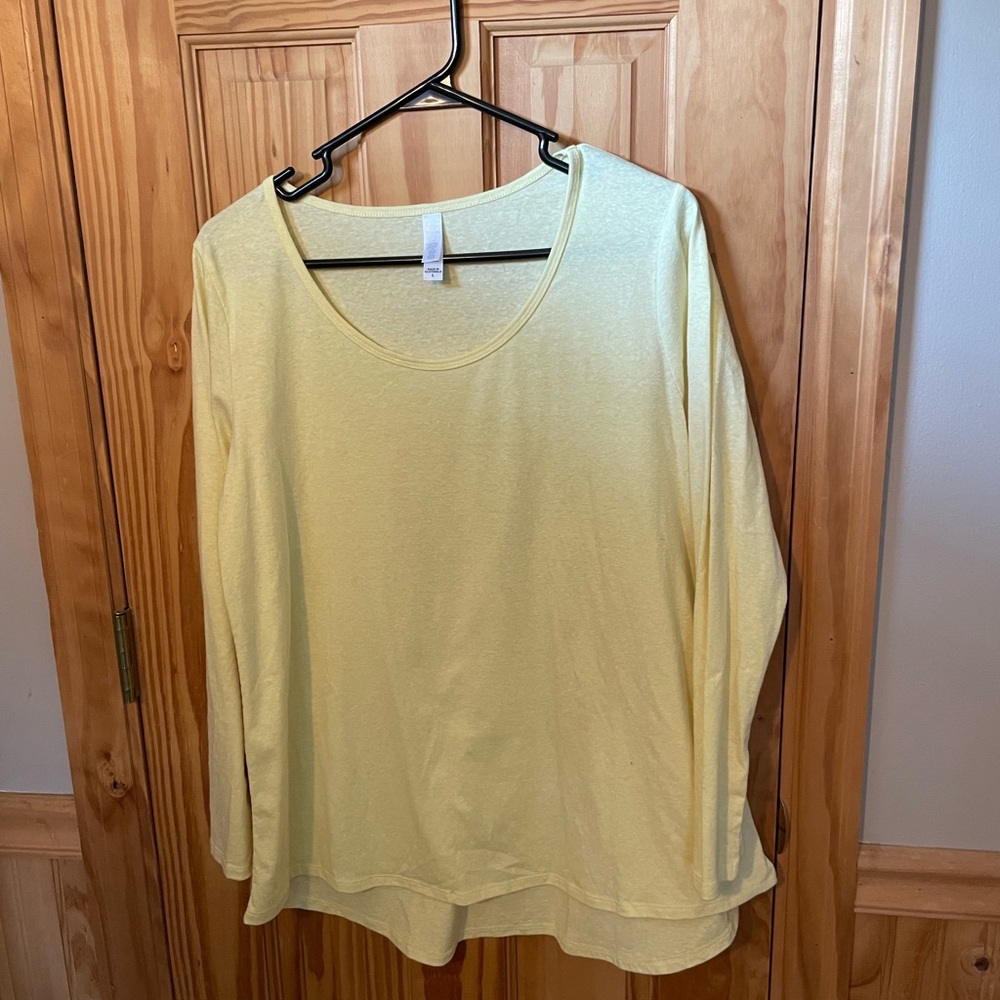 LulaRoe, Lynnae Long Sleeve Shirt, Pale Yellow, Size Large